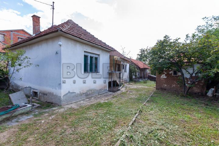 Kuća u Popovcu, 81 m2 na 23 ara placa