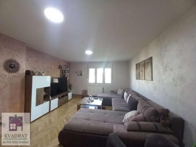 Kuća 290 m², 6, 5 ari  Obrenovac, Belo Polje – 185 000 € (NAMEŠTENA)