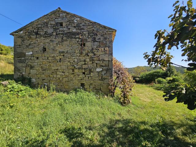 Kamena istarska kuća u okolici Buja