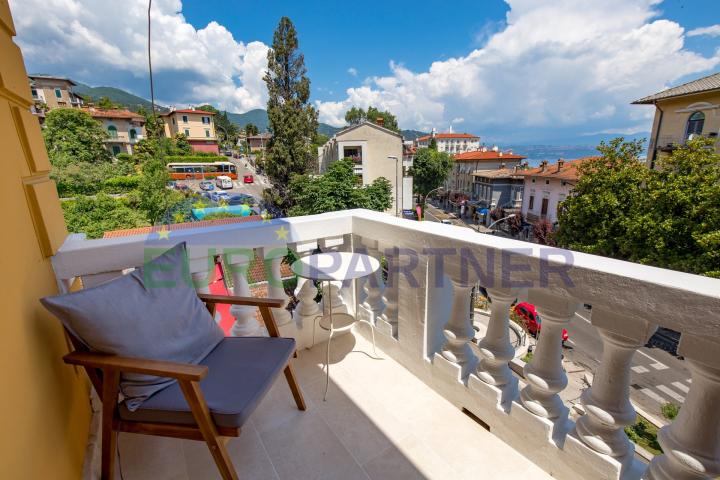 OPATIJA, LOVRAN - apartment in a villa, 145 m2 with sea view, 100 m from the beach.