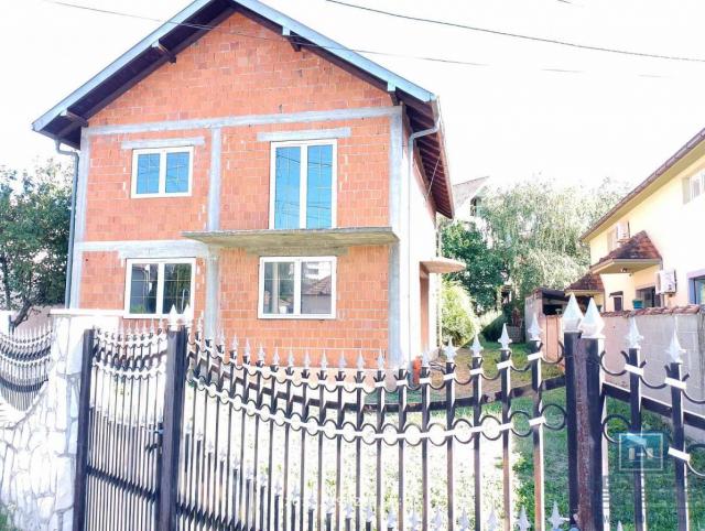 Na prodaju komforna nezavršena kuća u širem centru Ćuprije