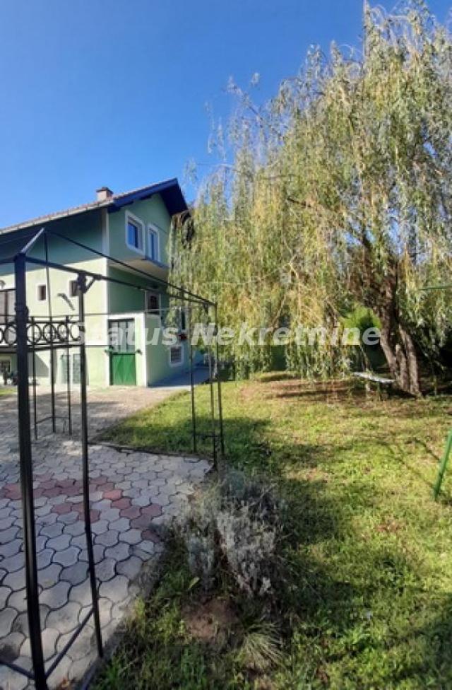 Beočin-Dumbovo-Odlična kuća u mirnom delu na Placu od 1580 m2-065/3858888
