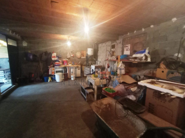 Trosoban stan + garaža