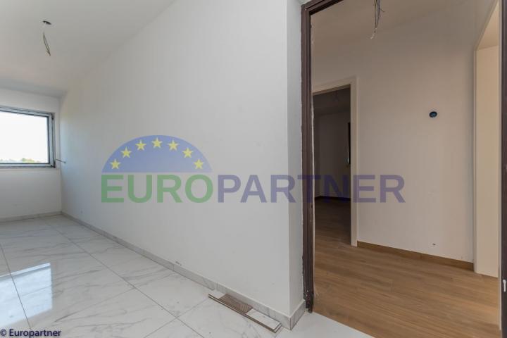 Poreč area, apartment on the first floor 68m2