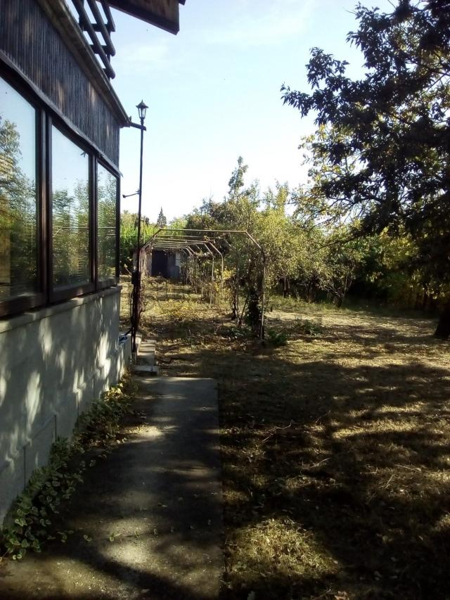 Vikend kuća u Resniku kod Kragujevca – vikend naselje površina 61 m2 u osnovi, plac 1484 m2
