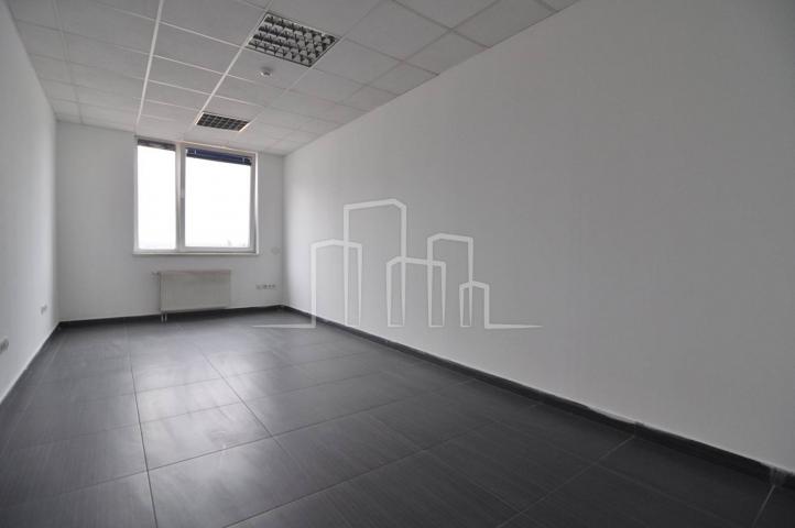 Kancelarija 19m2 sa režijama Novi Grad Sarajevo u sklopu veće poslovne zgrade