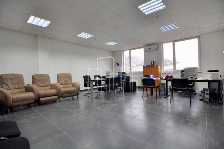 Kancelarija 100m2 sa režijama Novi Grad Sarajevo u sklopu veće poslovne zgrade