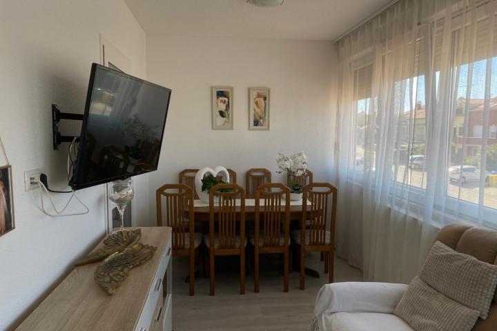 Istra, Vrsar, prostrani stan u prizemlju od 104 m2