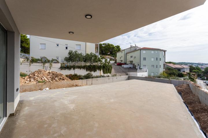 Trogir, jednosoban stan s pogledom na more i garažnim mjestom NKP 65, 45 m2