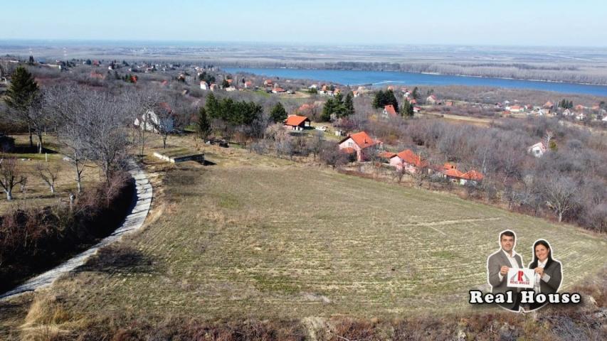 57 ari građevinski plac sa pogledom na Dunav u Slankamenu