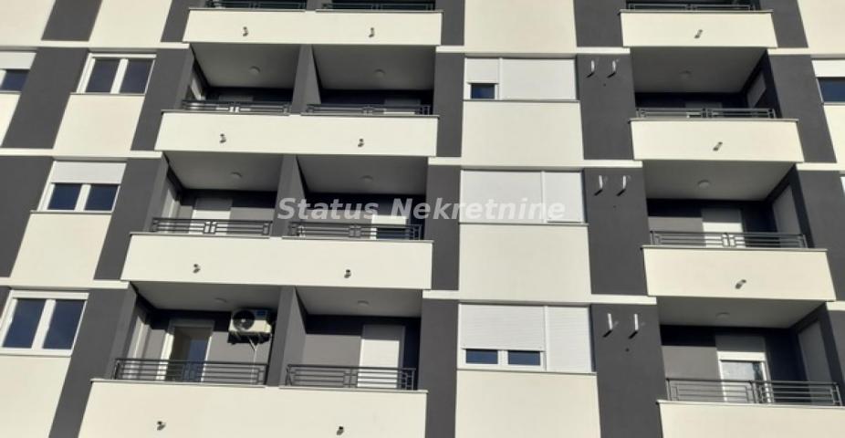 Petrovaradin-Veliki Useljiv Četvorosoban stan 77, 65 m2 na Poželjnoj Top Lokaciji-povrat PDV-065/385