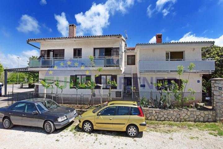 House with three apartments not far from the sea, Poreč