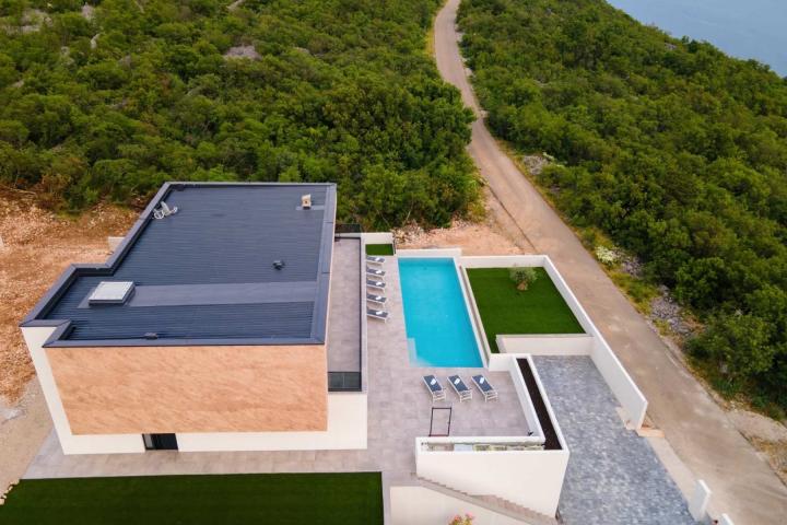 Crikvenica, Jadranovo, luksuzna villa 400 m2 s bazenom