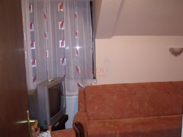 Troiposoban stan u ulici Dragiše Cvetkovića, cg, v sprat, Niš