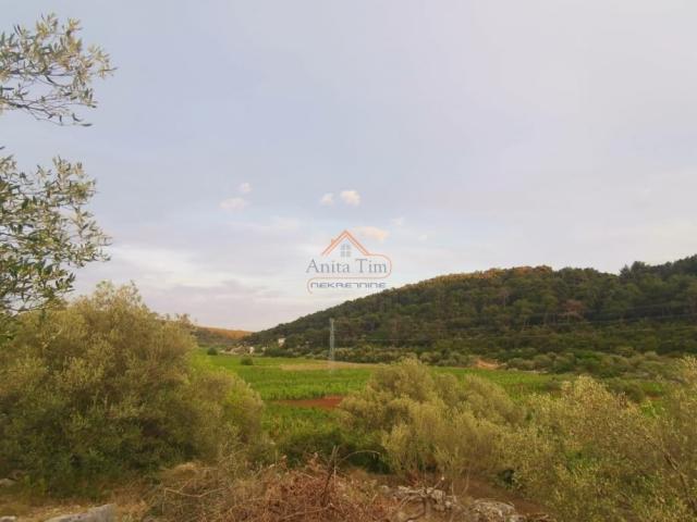 Korčula - Čara - građevinsko zemljište 1500m2