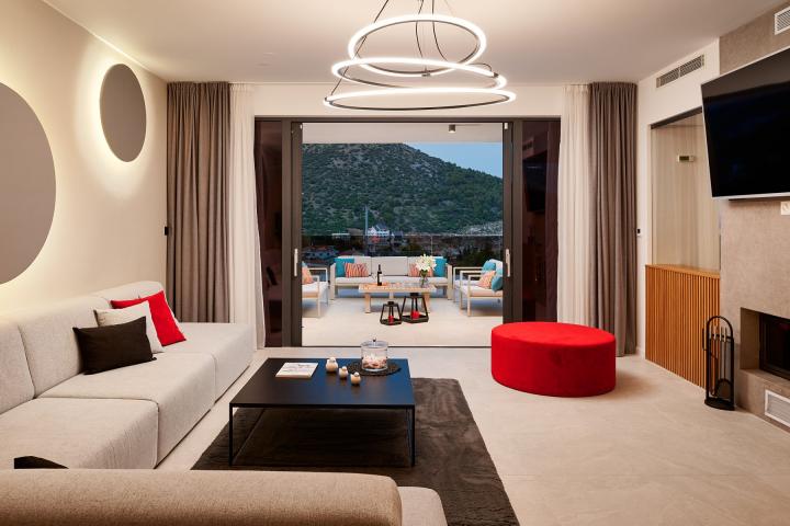 Trogir - Marina, luksuzna vila s unutarnjim bazenom