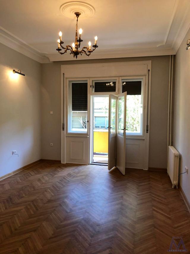 Novi Sad, na fantastičnoj lokaciji, kod Dunavskog parka izdaje se prazan salonski stan od 123m2 iskl