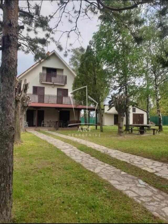 Sopot, Kosmaj, kuća mereno 150m2 i 14ari ID#6575