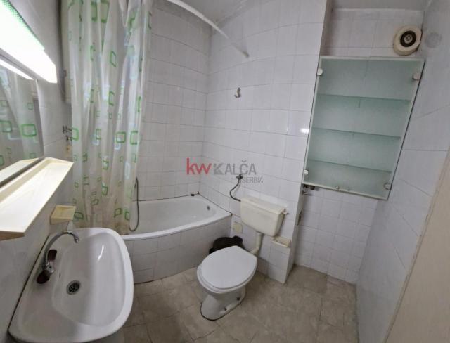 SNIŽENO!!! Prodaja trosobnog stana u Vranju, naselje Viktor Bubanj