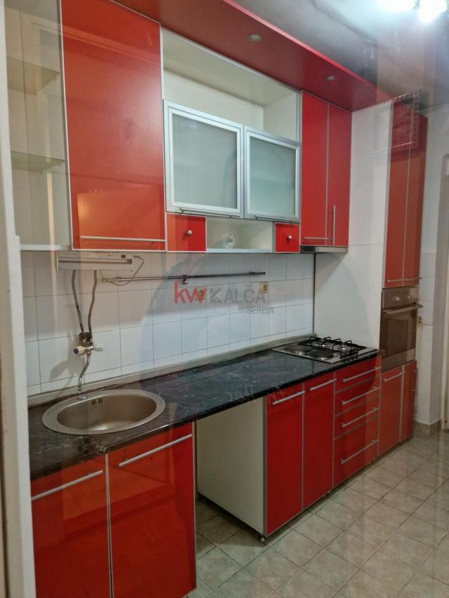 SNIŽENO!!! Prodaja trosobnog stana u Vranju, naselje Viktor Bubanj