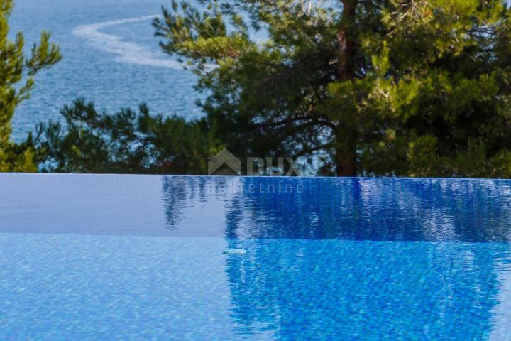 TROGIR, MARINA - Beautiful luxury villa by the sea