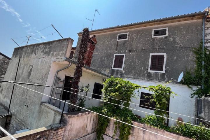 Istra, Vrsar, kamena kuća za renovaciju
