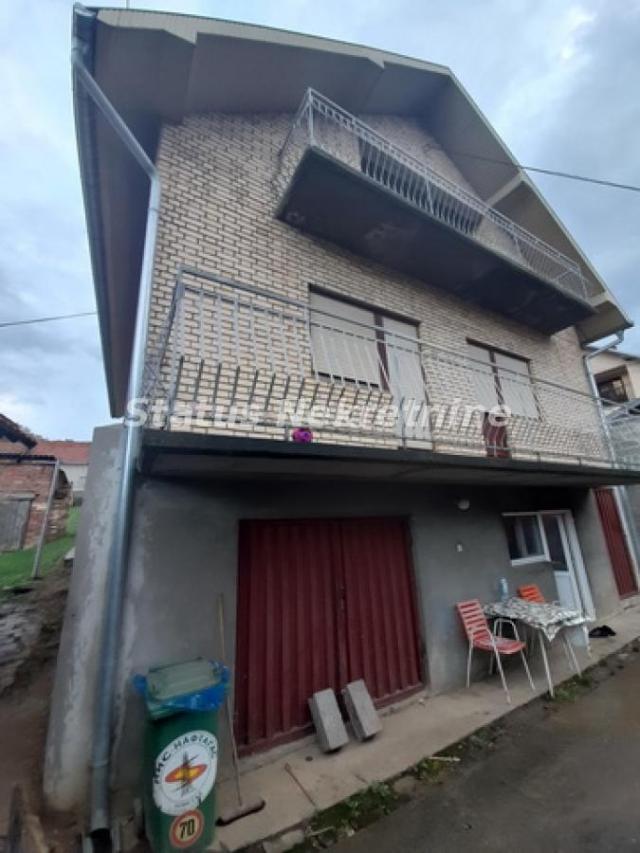 Bukovac-Spratna Porodična kuća 100 m2 na Placu od 780 m2 u Visinskom kraju-065/385 8880