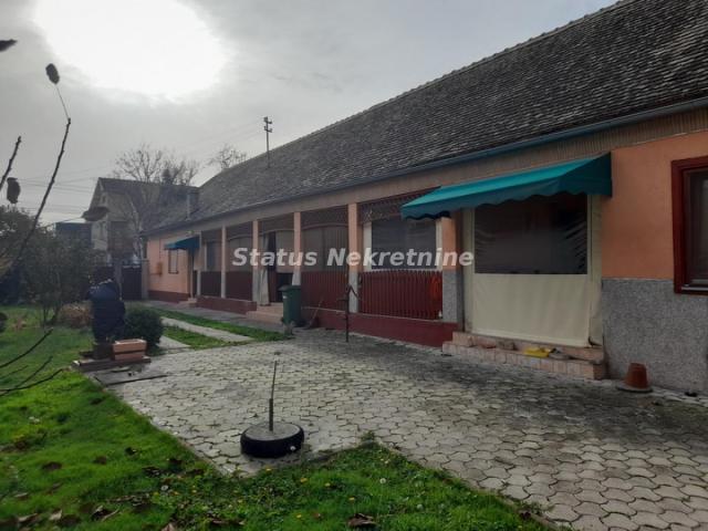 Stari Futog-Uknjižena kuća 150 m2 na Lepom Placu-065/385 8880