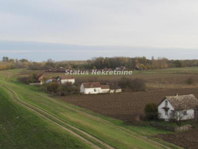 Sremska Mitrovica-Obradivo Poljoprivredno Zemljište 6 Hektara na dve Parcele u Okolini-065/385 8880