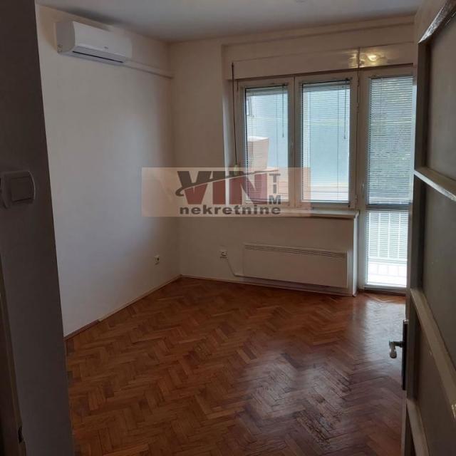 VOZDOVAC VOJVODE STEPE 75m2 , 179000e