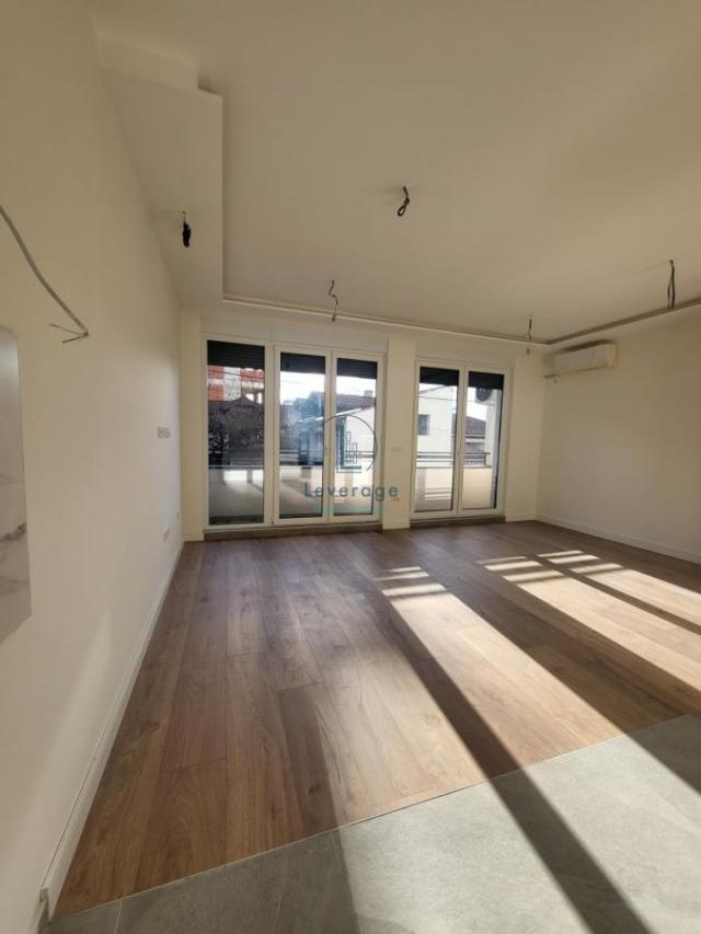 Lux, Učiteljsko naselje, 90, 35 + 10 m2