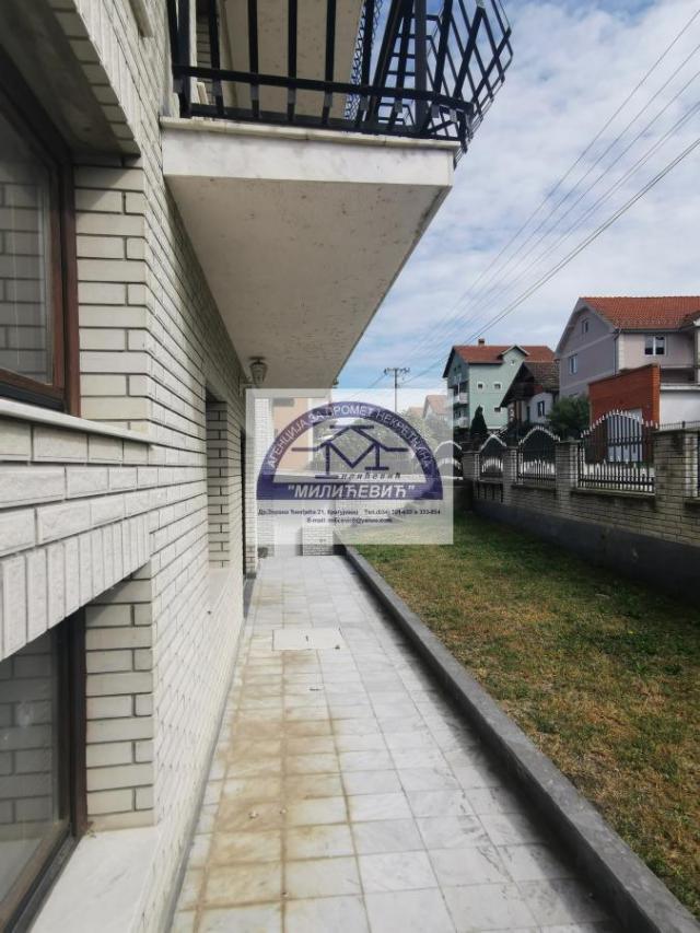 Prodaja, Kuća, 469m2 , Maršić