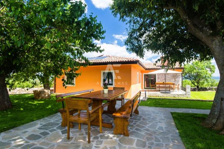 Krk, surroundings, detached renovated house with a swimming pool and a spacious yard. ID 501