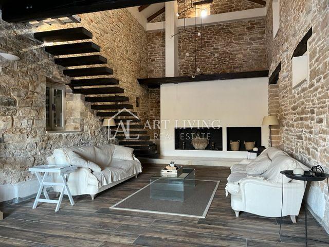 Grožnjan-okolica, Kamena kuća u istarskom stilu na imanju 16 500 m2