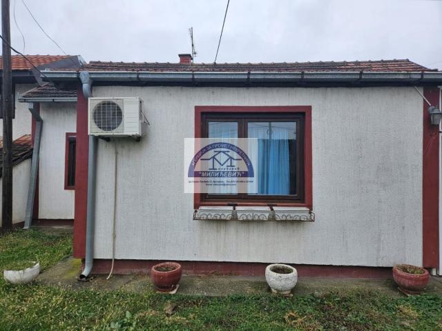 Prodaja, Kuća, 100m2 , Batočina