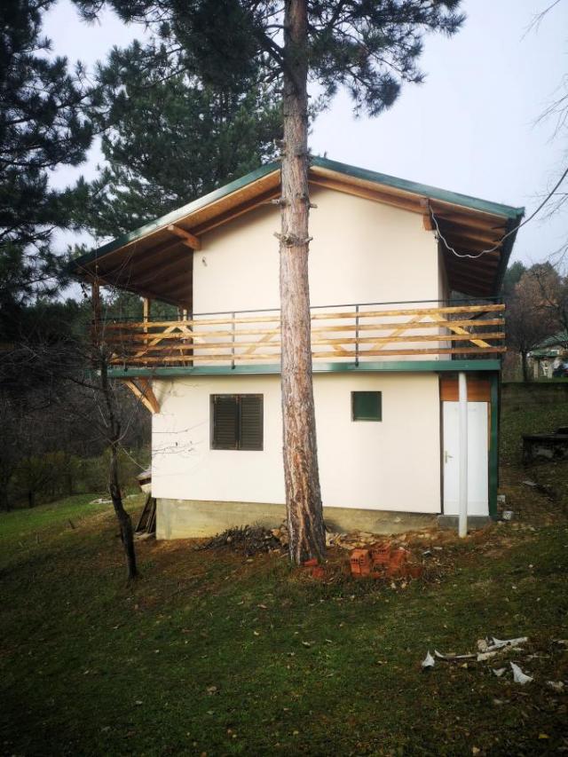 Novija kuća u Vrdniku sa fantastičnim pogledom