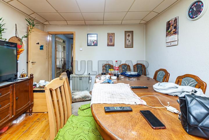 Stan u kući u blizini Duvanske Industrije, 45 m2, 1. sprat