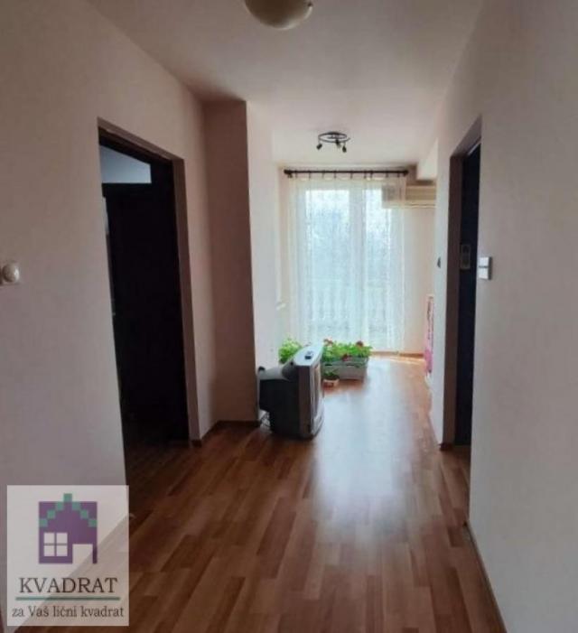 Kuća 205 m², 23, 38 ari, Obrenovac, Zvečka – 185 000 € (POLUNAMEŠTENA)