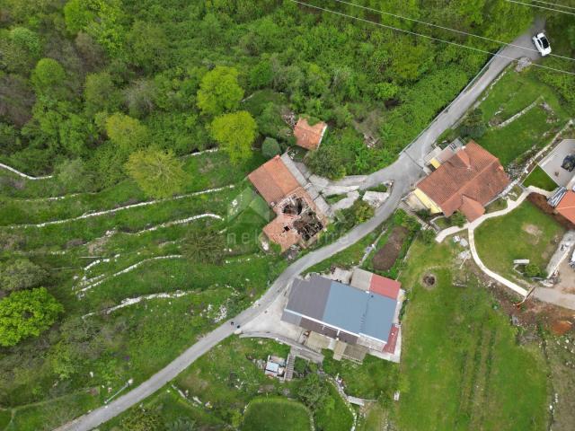MATULJI, KUĆELI - land 12,000 m2 (approx. 6700 m2 construction) with sea view + 3 antiques 220 m2