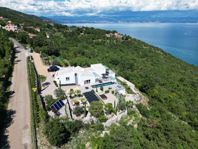 OPATIJA, SV. JELENA - villa 500m2 s panoramskim pogledom na more i bazenom + uređena okućnica 2400m2
