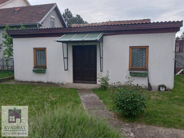 Kuća 180 m² + pomoćna kuća 30 m², 10 ari, Obrenovac, (POLUNAMEŠTENA) – 165 000 €