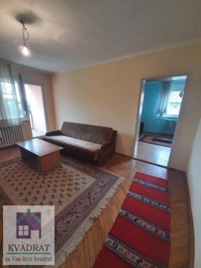 Kuća 180 m² + pomoćna kuća 30 m², 10 ari, Obrenovac, (POLUNAMEŠTENA) – 165 000 €