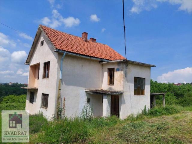 Kuća 244 m², 13 ari placa, Obrenovac, Mala Moštanica - 32 000 €