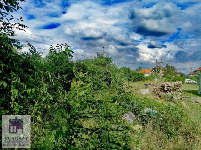 Građevinski plac 33 ara, Obrenovac, Urovci - 33 000 €