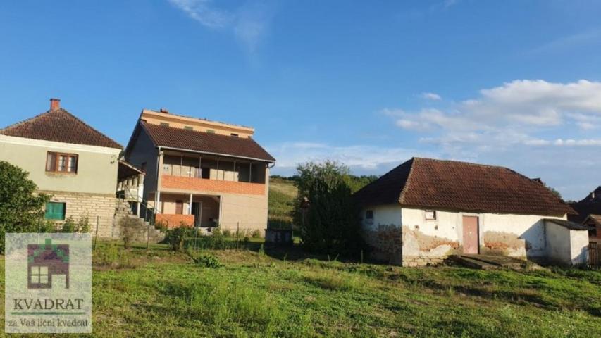 Seosko imanje sa dve kuće 250 m², 1, 6 ha, Lazarevac, Mirosaljci – 75 000 €