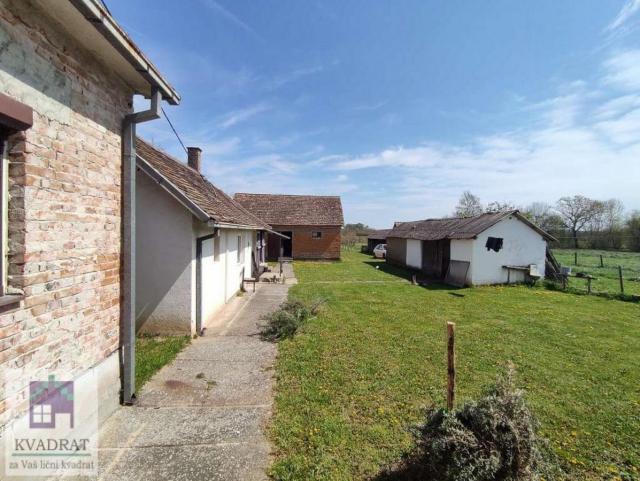 Seosko imanje sa kućom 73 m², 1, 24 ha, Obrenovac, Dren – 42 000 €