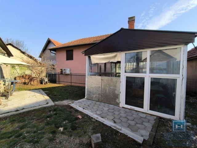 Na prodaju spratna kuća u Ćupriji