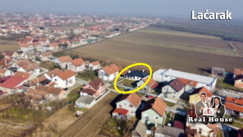Nova moderna kuca na 4 km od centra Sremske Mitrovice
