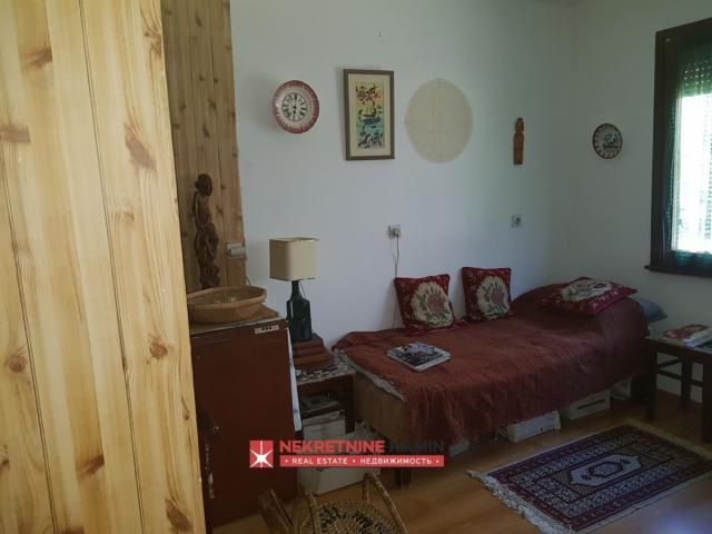 Dvosoban stan u naselju Dobrota 200m od mora, Kotor