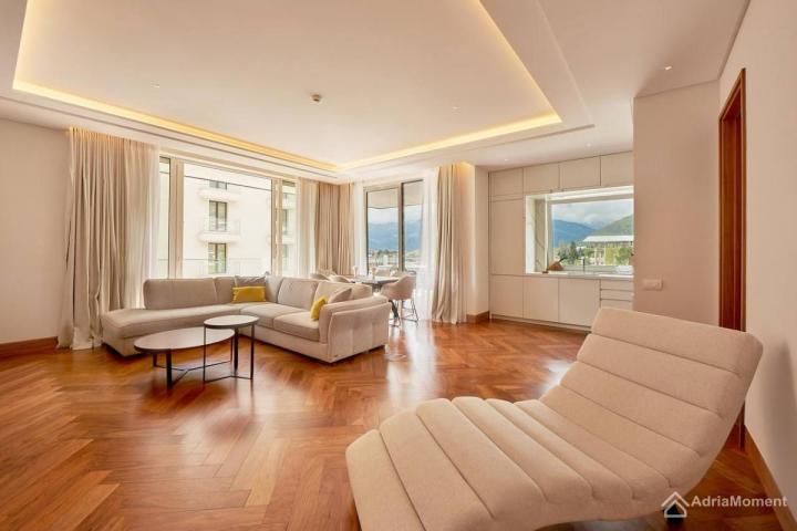 Luksuzan apartman u zgradi Elena, Porto Montenegro